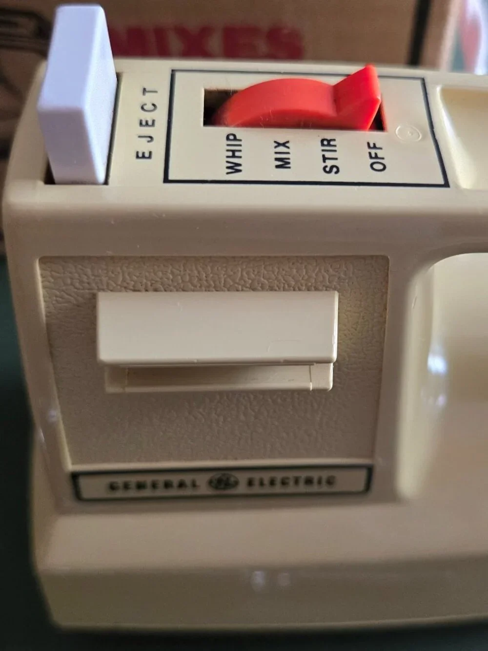 Vintage GE Handmixer